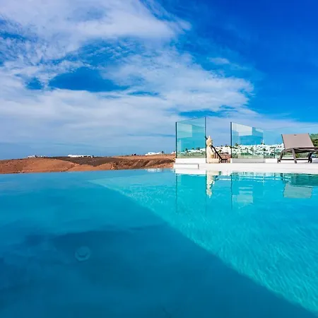 Papaya Villa Tias