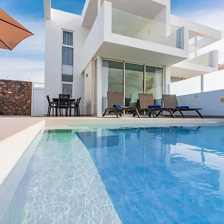 Papaya Villa Tias